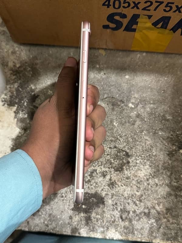 I phone 7 plus pta approved 128 gb all ok  03179937667 18