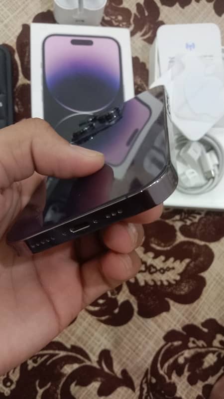 I phone 14 pro with box very good condition first hand use 4