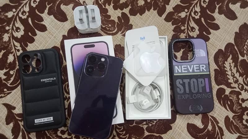 I phone 14 pro with box very good condition first hand use 6