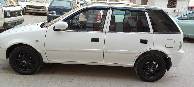 Suzuki Cultus VXRi 2016-17 3