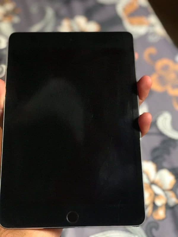 ipad mini 4 128Gb excellent condition 0