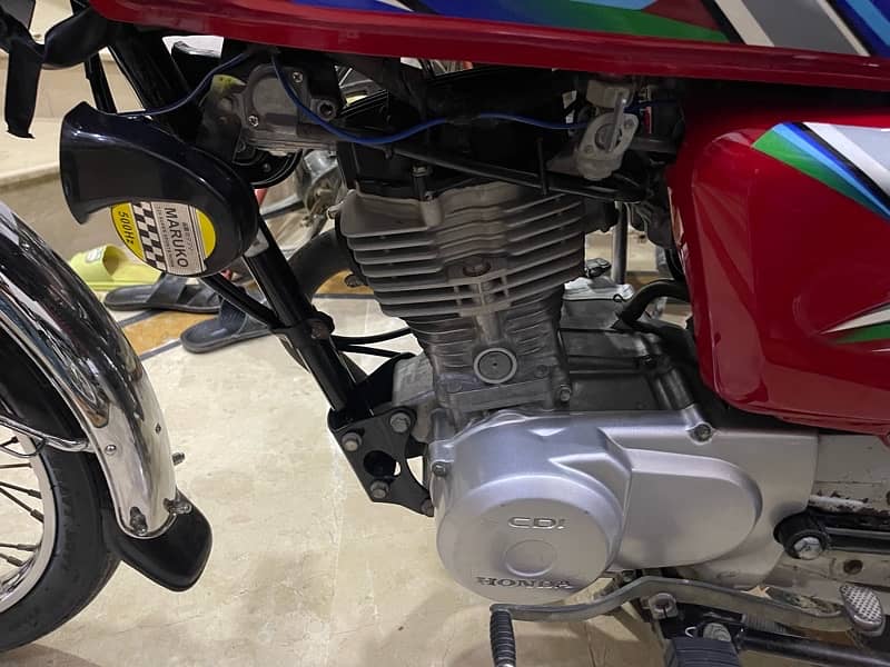 honda 125 2023 karachi num 5