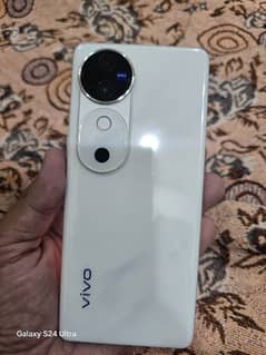 Vivo V40