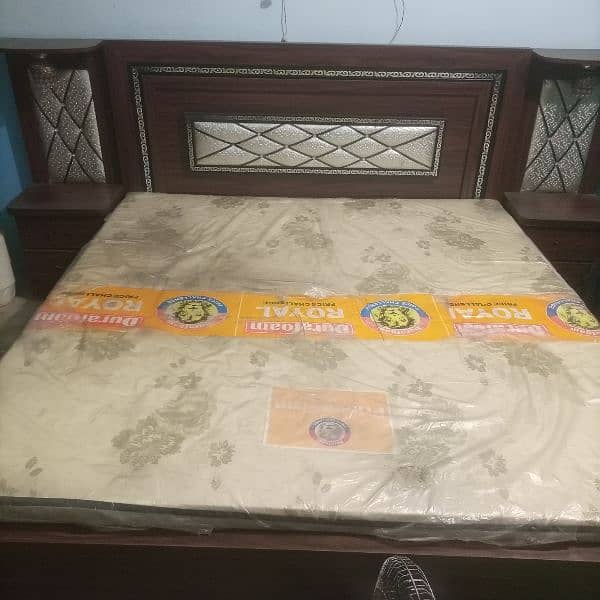 Bed for sale with matress and side table 0