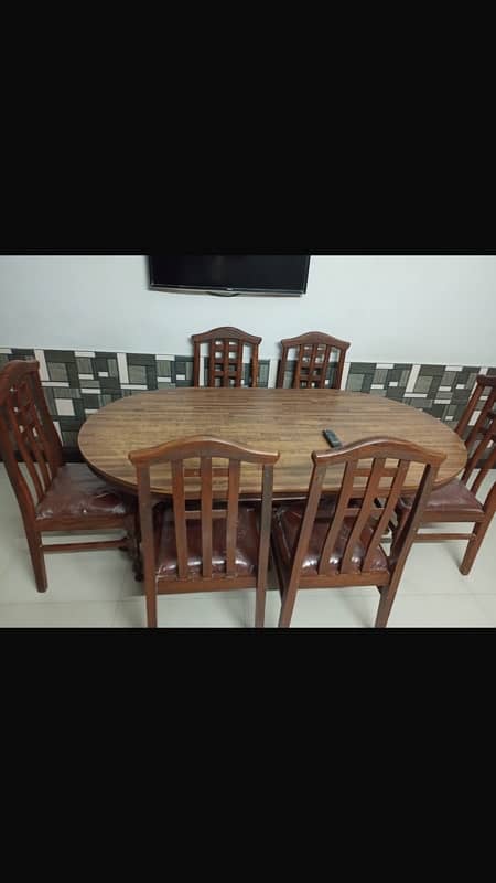 Dining table for sale 0