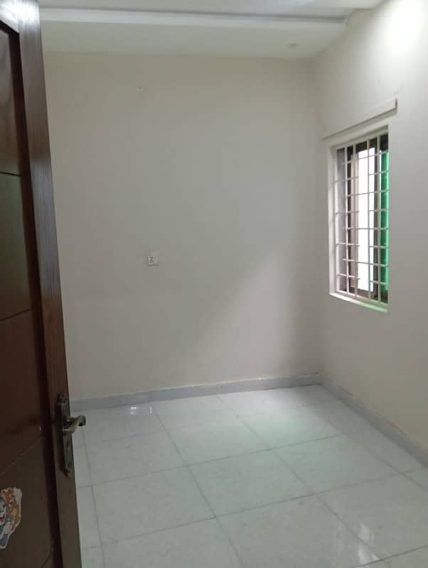 12 MARLA UPAR PORTION AVAILABLE FOR RENT FAMILY YA SILENT OFFICE IN JOHAR TOWN NEAR ALLAH HO CHOWK 4