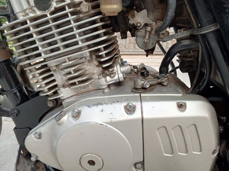 Suzuki GS150 in Good Condition 3