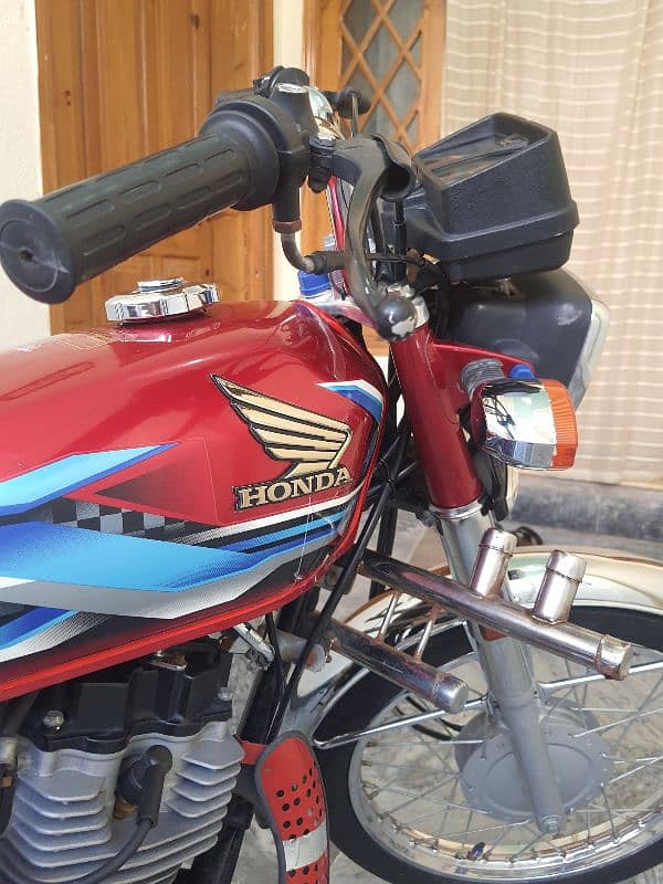 Honda CG model 24 all Punjab registered available in abbottabad 8