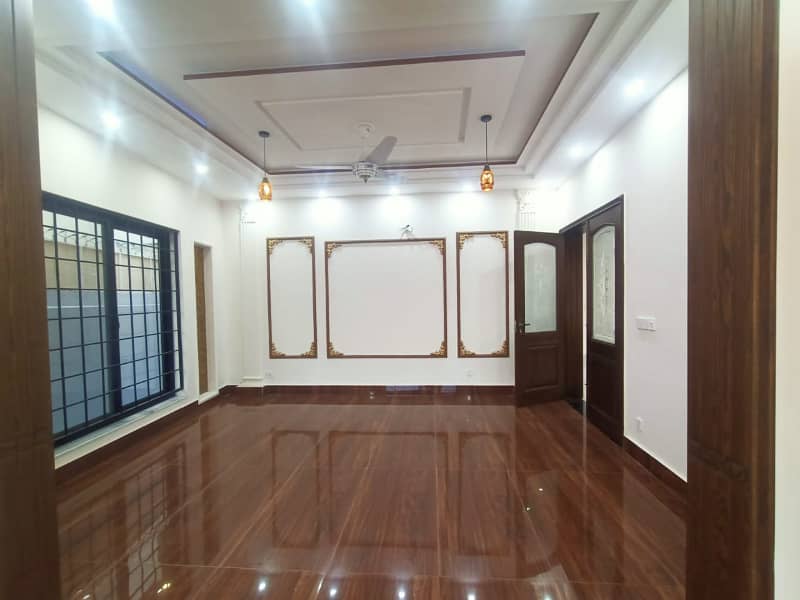 10 Marla Brand New Luxury Upper Portion Lower Locked Available For Rent In Bahria Town Lahore. 10