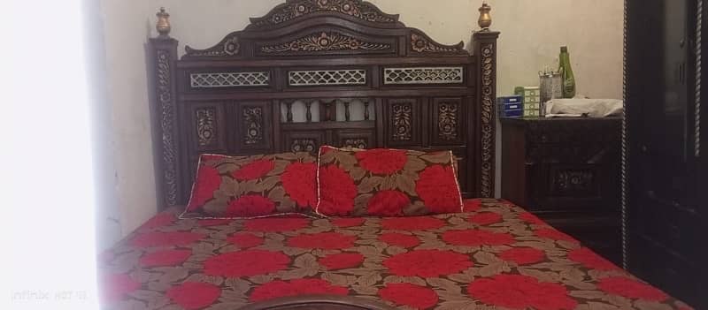 used bed set (side tables and dressing) 1