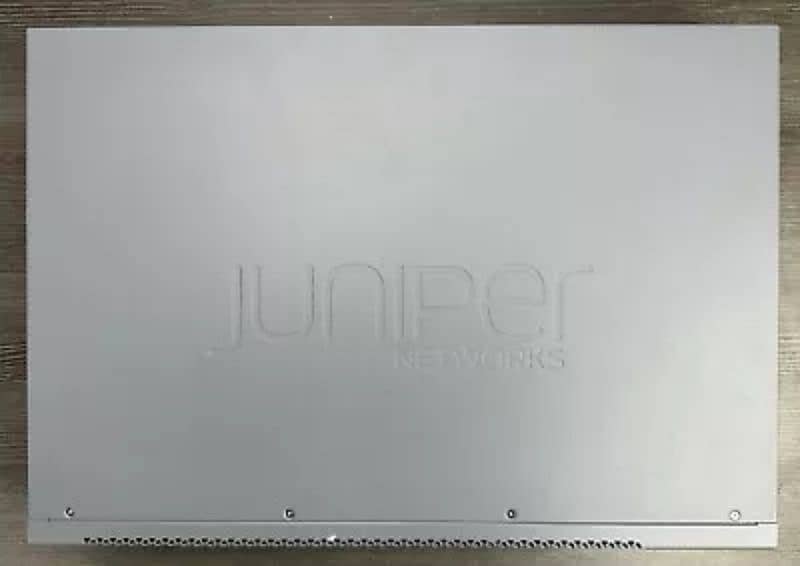 Juniper EX3300-24P Juniper 24 Port Gigabit PoE+ Switch 2