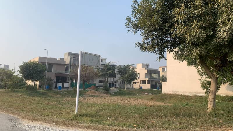 DHA 9 Town Block C 5 Marla Residential Pair Plot For Sale 4