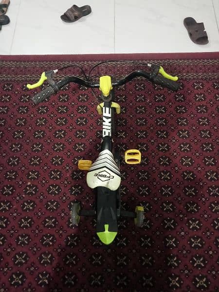 small kids bicycle for sale. 0