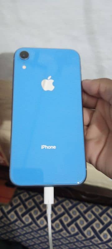 Iphone XR for sell with adaptor+cable 3