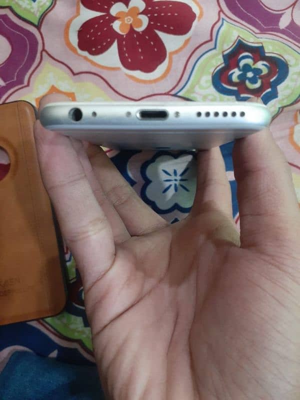 Iphone 6 for sale price 9k 4