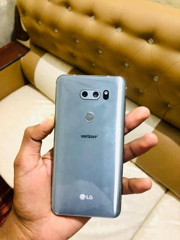 Lg v30 thinq 4 64 all ok pta aprove but software ho ga 3