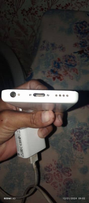 iphone 5 10/10 condition non pta baki all ok ha 2