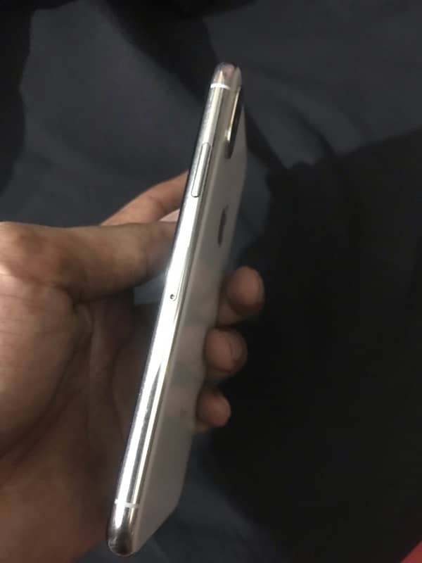 iPhone X 256gb pta approved white colour 3