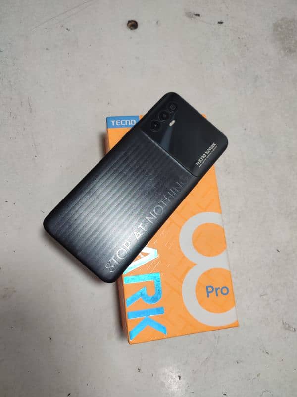 Tacno spark 8pro 4 64 box sat 1