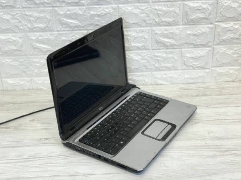 HP Loptop Pavilion dv2000 Model 1