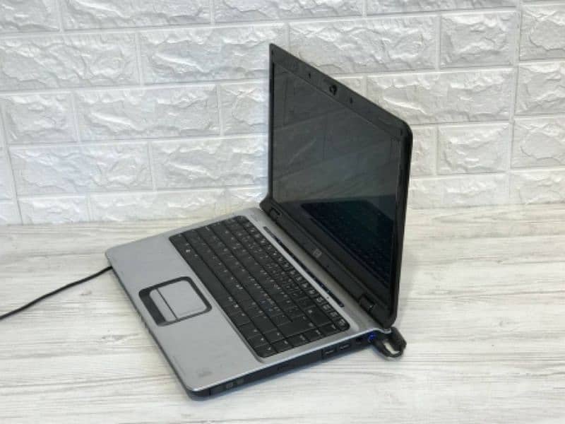 HP Loptop Pavilion dv2000 Model 2