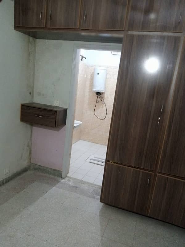 E type 3rd floor flat for rent Islamabad 8