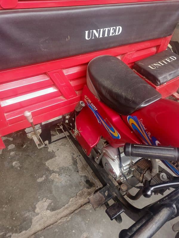 United's 100 loader rickshaw 2