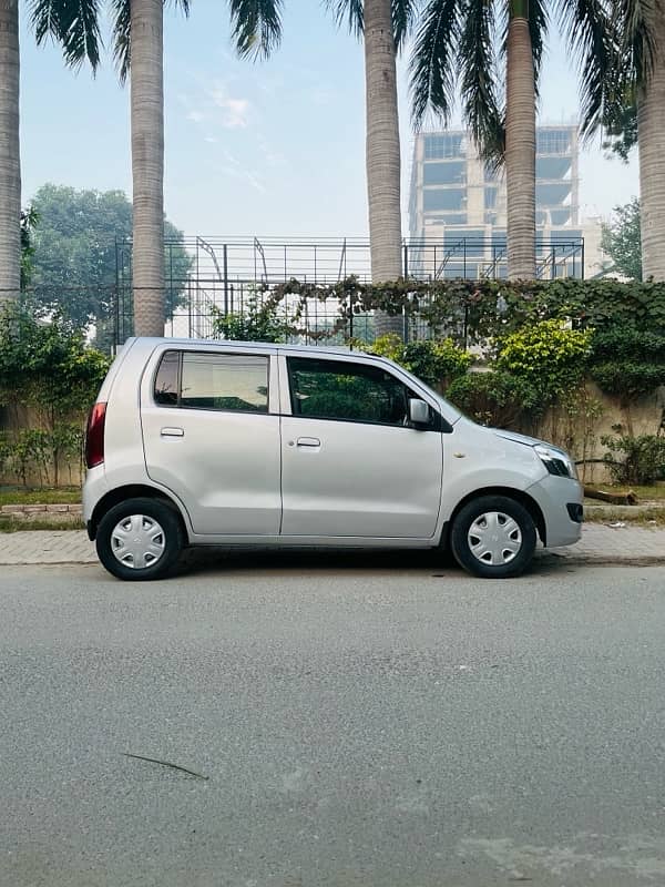 Suzuki Wagon R 2017 1