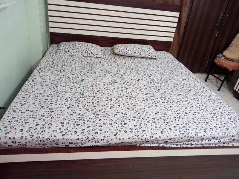 Bed King Size With Foam & Almari 3 Door 0