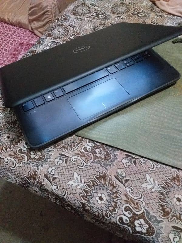 Dell latitude laptop slim and smart 0