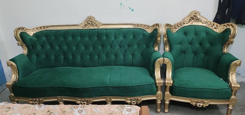 Sofa with deewan & traditional chairs 4