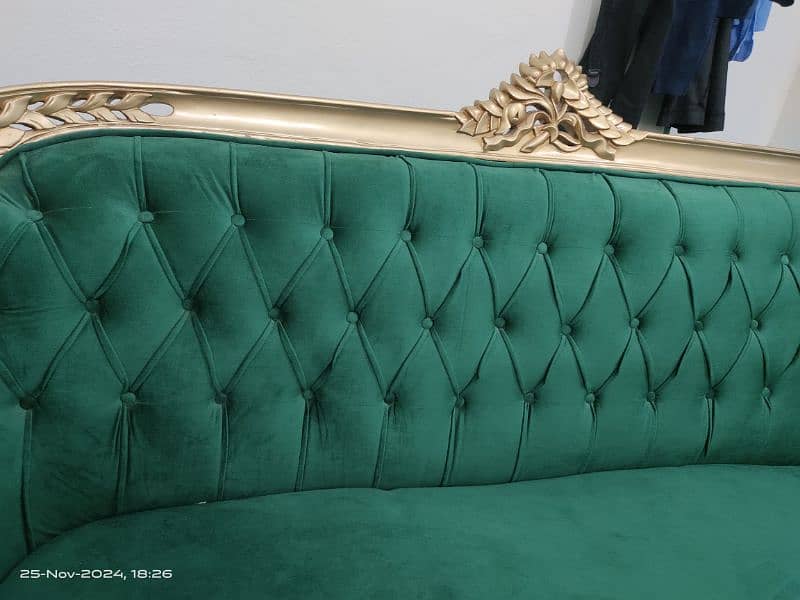 Sofa with deewan & traditional chairs 9