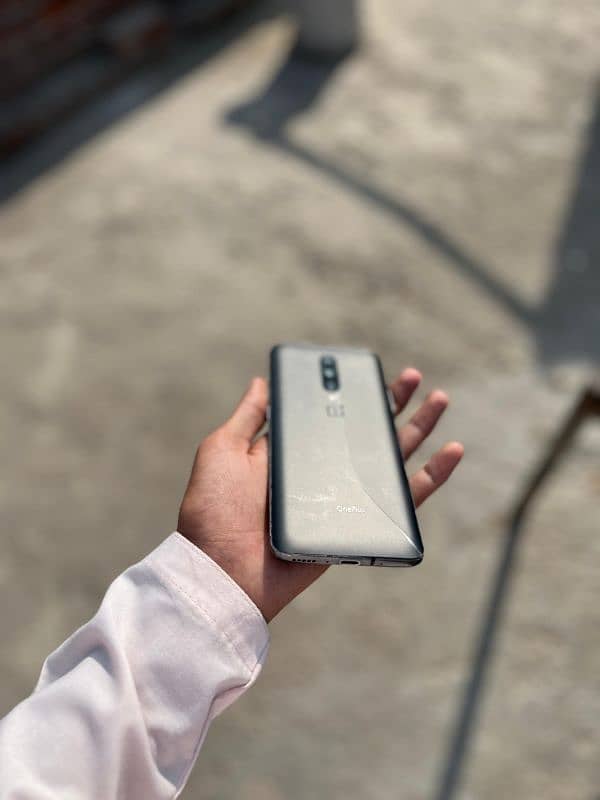 oneplus 7T pro 8/256 pta prove signle issue hy touch back break workng 0