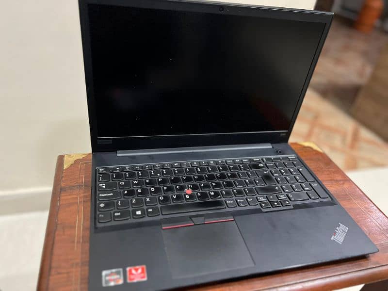 Lenovo ThinkPad E585/Intel CORE i5 0