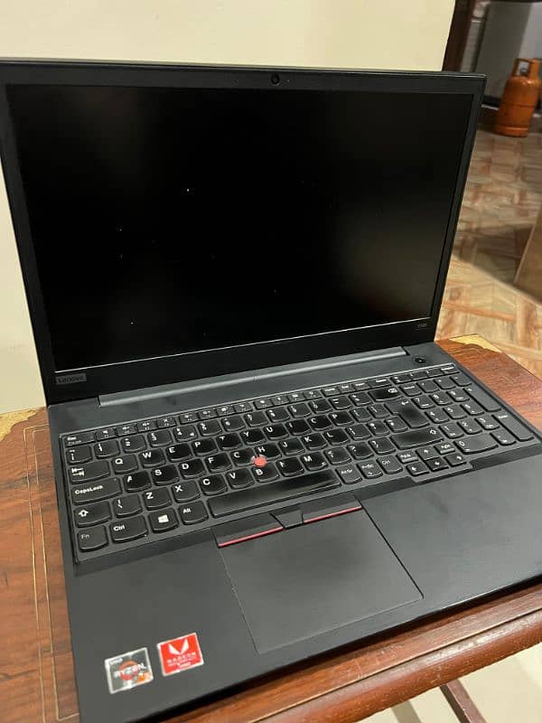 Lenovo ThinkPad E585/Intel CORE i5 1