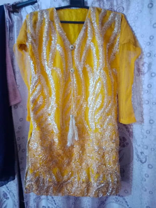 used mehndi dress 0