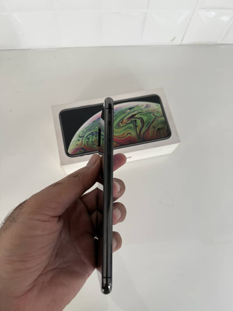 iPhone XS Max 64 GB 10/10 Condition Official PTA Approved. 5