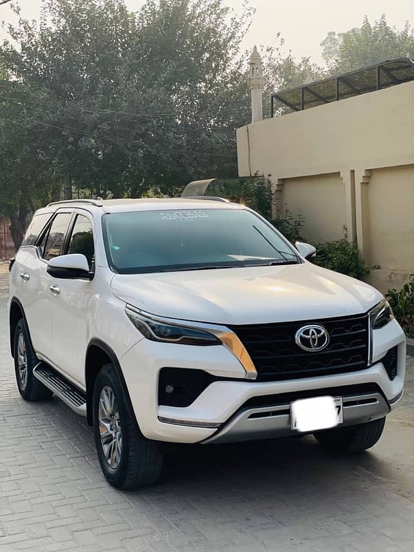 Toyota Fortuner V 2021 3