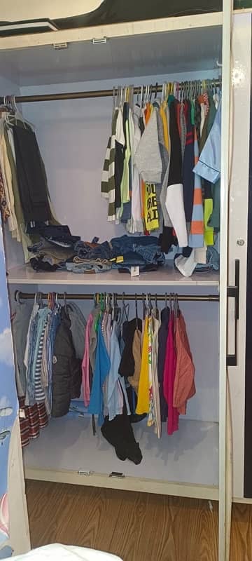 Colourful wardrobe 4