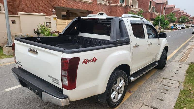 Isuzu D-Max V-Cross 2019 9