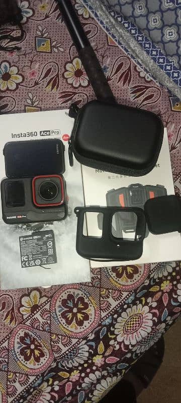 insta 360 ace pro brand new 7