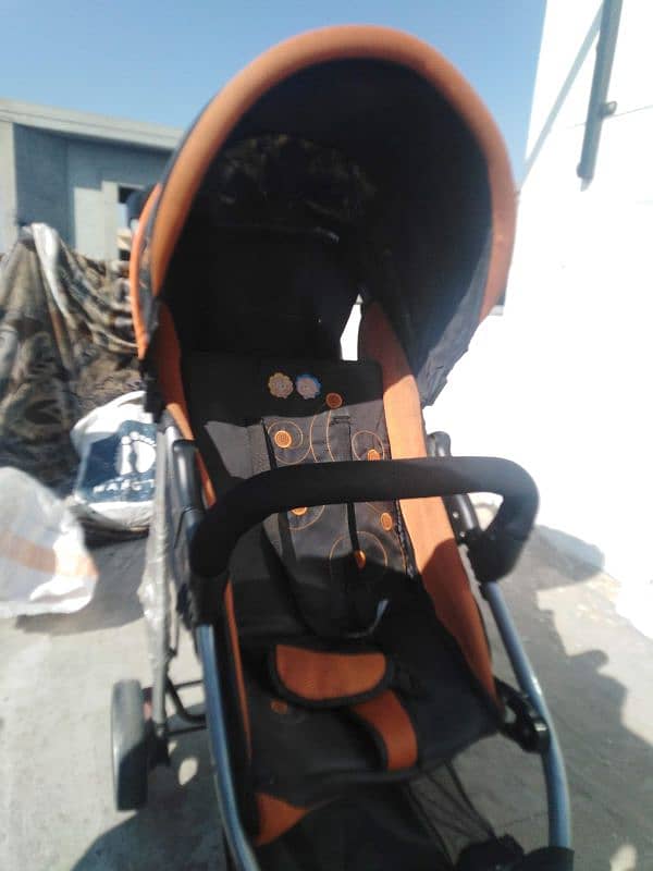 baby pram in good condition 2