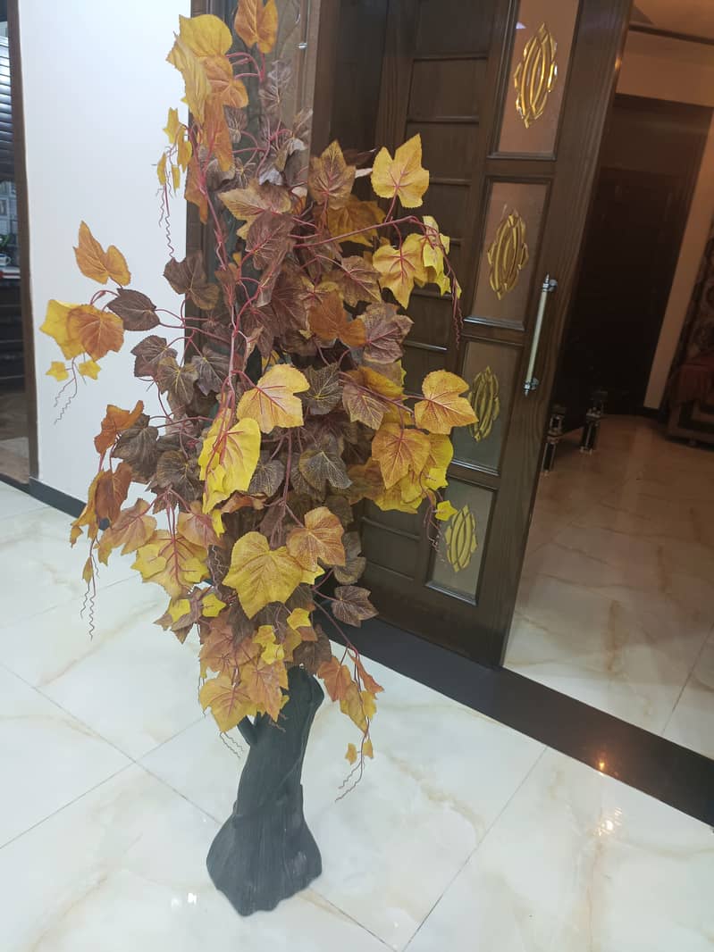 Plastic artificial tree for decoration 0