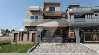 Brand New Classic House 10 Marla In EE Block Available For Sale in City Housing Gujranwala