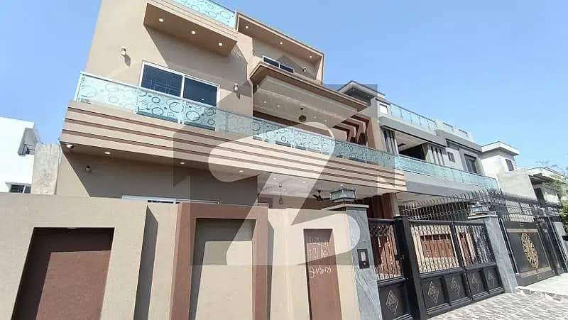 Brand New Classic House 10 Marla In EE Block Available For Sale in City Housing Gujranwala 1