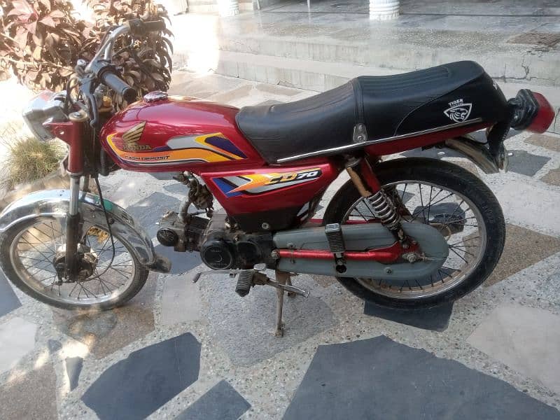 70 bike for sale in good condition WhatsApp no 03165129283 0