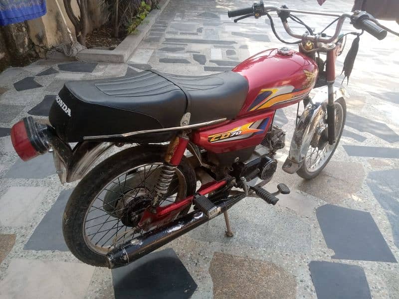 70 bike for sale in good condition WhatsApp no 03165129283 2