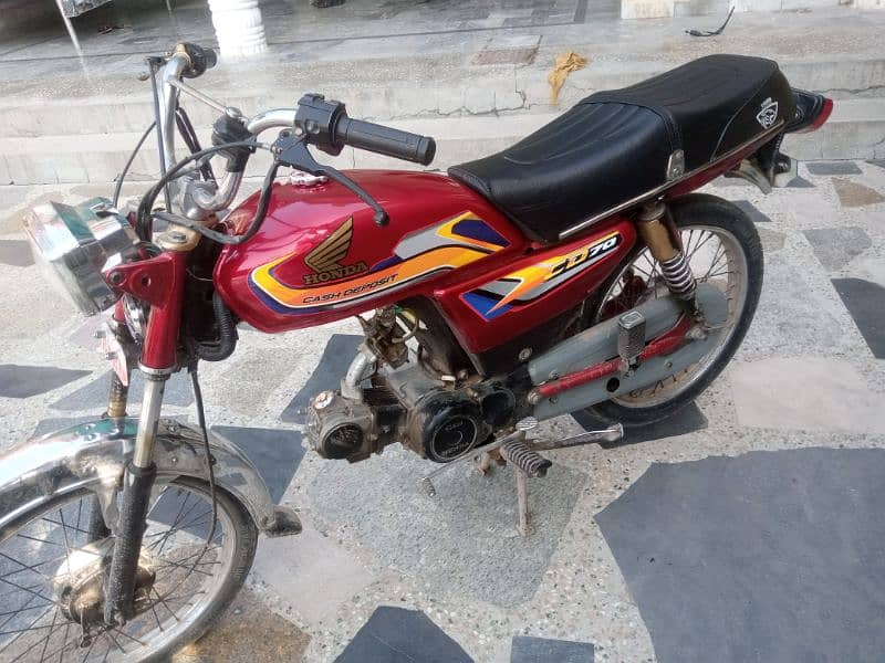 70 bike for sale in good condition WhatsApp no 03165129283 3