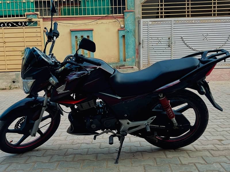 Honda CB 150F | 2018 Model | Black Colour 4