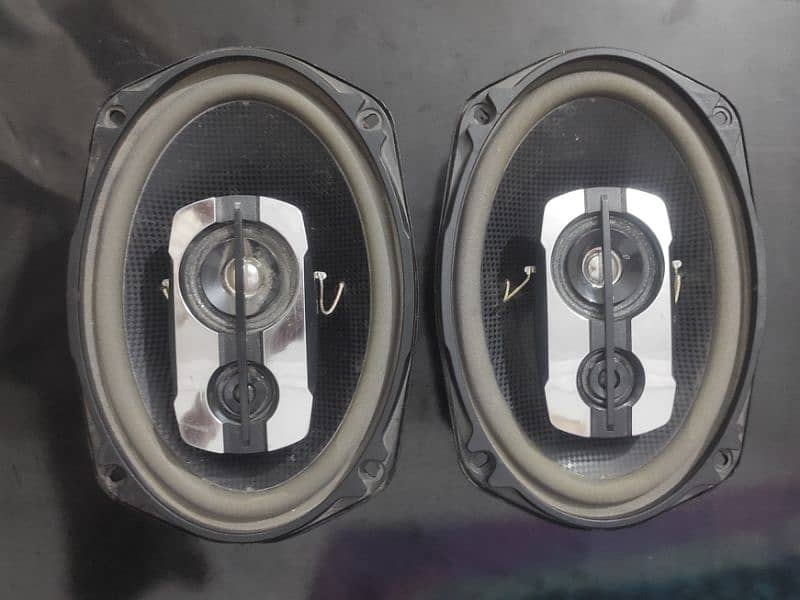 Amp Supported Speaker Set 0